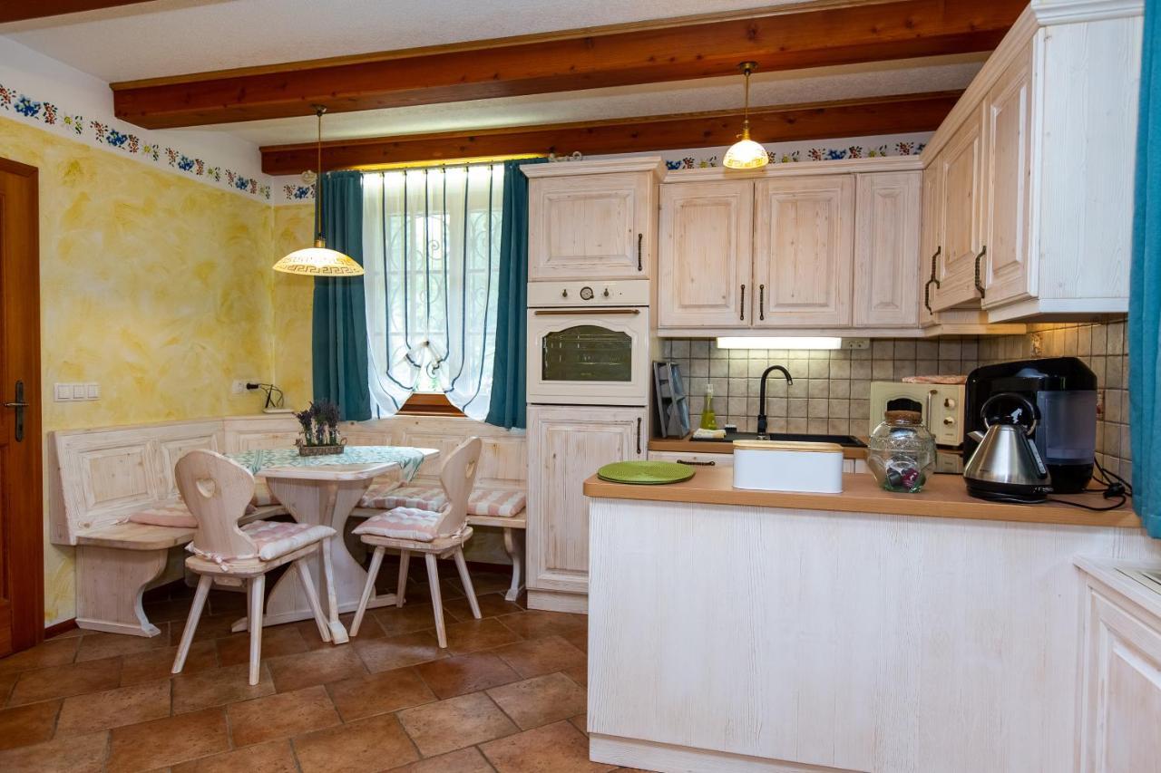 Apartment Pod Skalco Jesenice Extérieur photo
